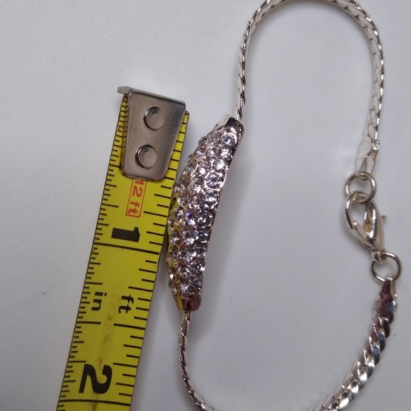 Decorative Matching Bracelet And Clip On Earring Set - Picture 14 of 16